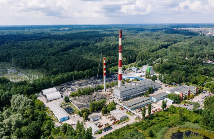 Znany wszystkim mieszkańcom Olsztyna biało-czerwony komin zniknął z krajobrazu miasta.